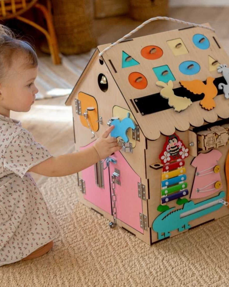 Mini Busy House image 0