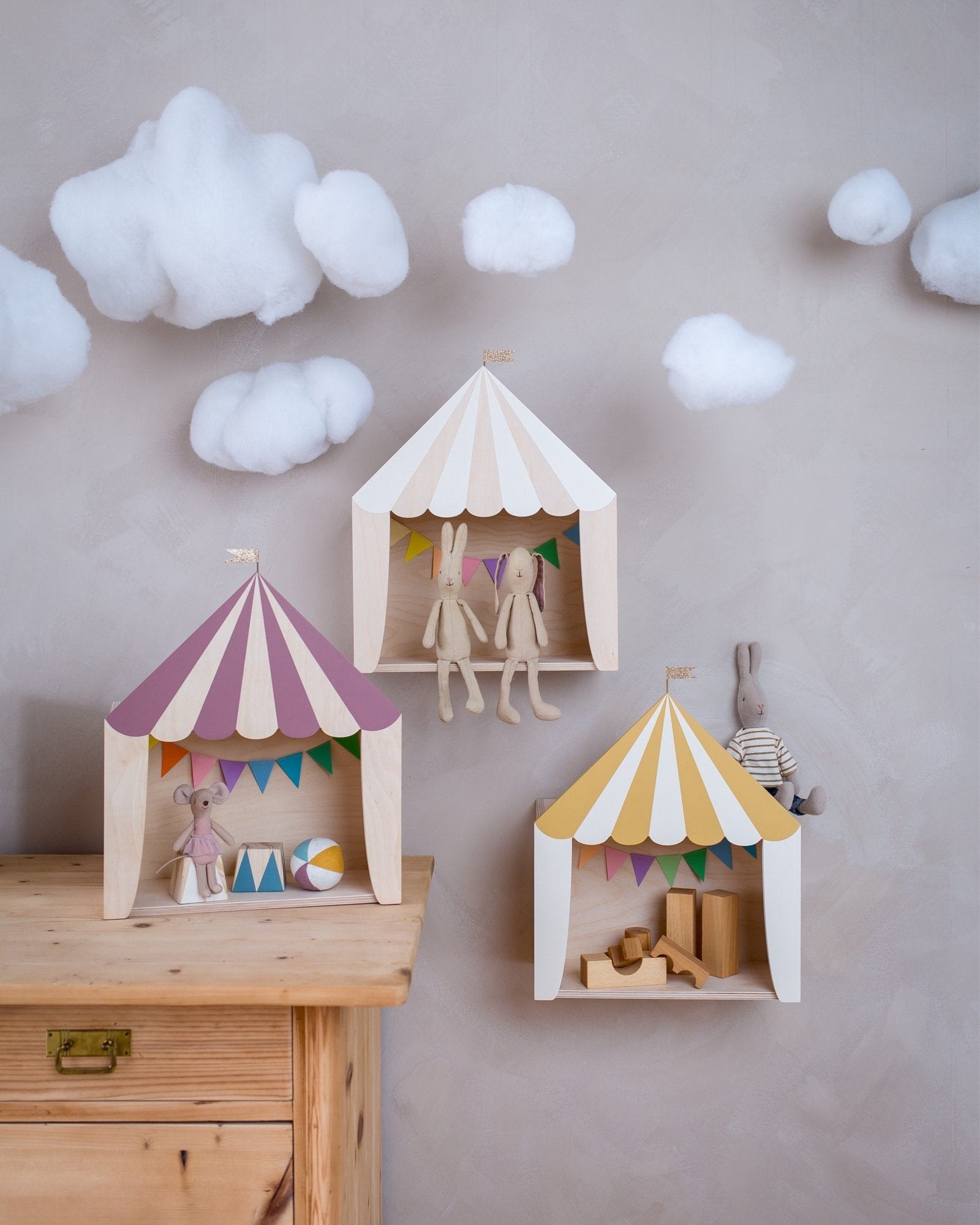 Circus shelf 'the big top!' image 4