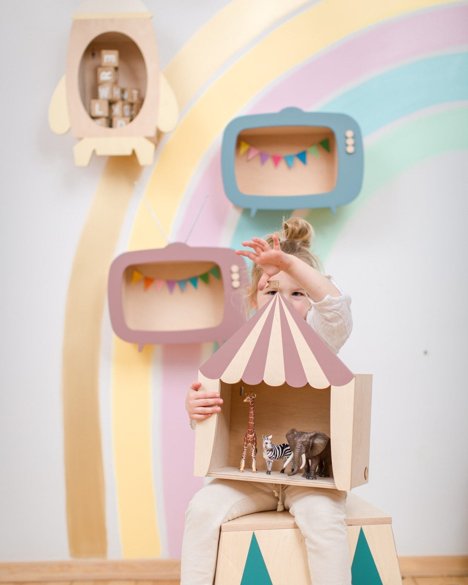 Circus shelf 'the big top!' - Rose image