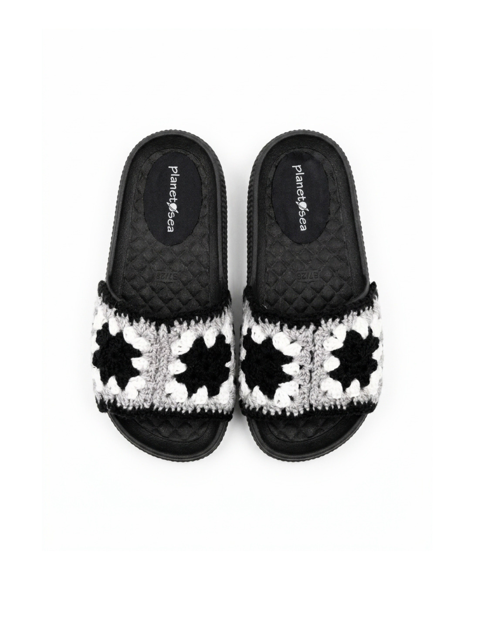 BLACK SQUARE CROCHET