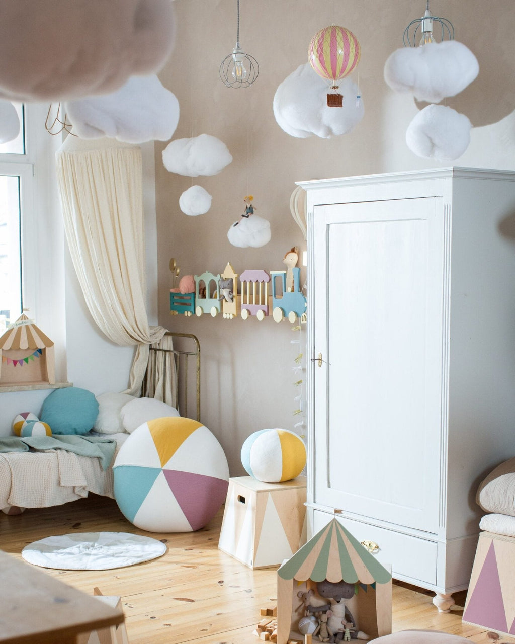 set of 5 decorative clouds   fluffy   image 2