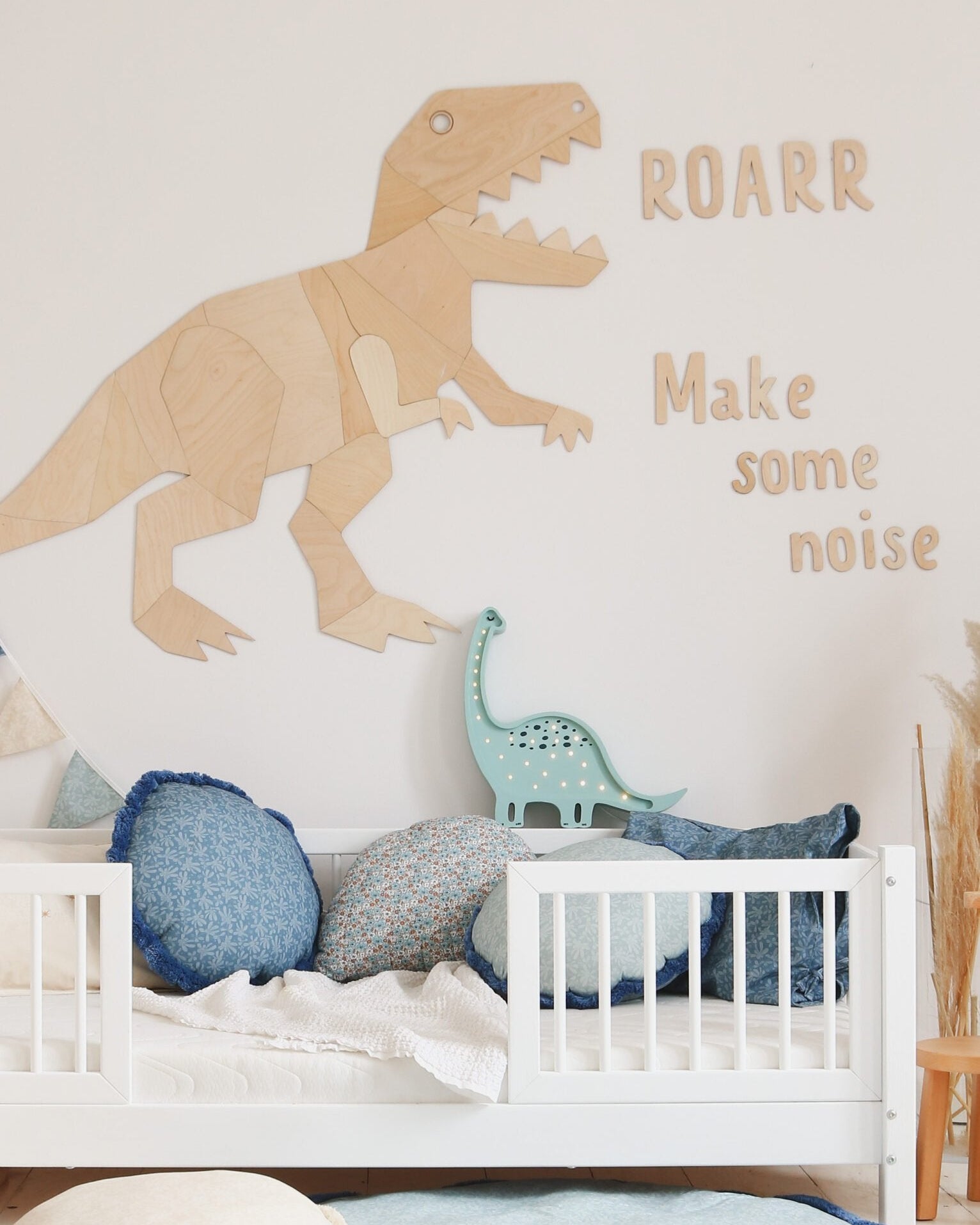 Dino Diplodocus Lamp image 6